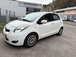 Weiß Gebraucht 2010 Toyota Yaris Life Limousine | 2.900 € (Guter Preis)