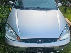 Grau Gebraucht 2004 Ford Focus Limousine | 1.000 € (Guter Preis)