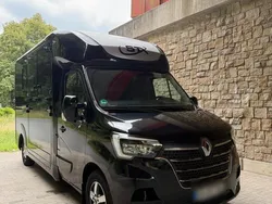 Schwarz Gebraucht 2022 Renault Master Van | 65.000 €