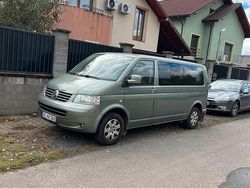 Grün Gebraucht 2009 VW Caravelle Van / Kleinbus | 7.000 €