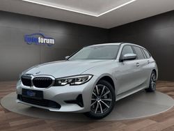 Silber Gebraucht 2021 BMW 330 Advantage Kombi | 23.990 € (Fairer Preis)