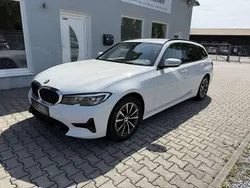 Weiß Gebraucht 2022 BMW 320 Sport Line Kombi | 16.990 € (Fairer Preis)
