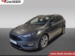 Grau Gebraucht 2018 Ford Focus ST-Line Limousine | 17.590 € (Fairer Preis)