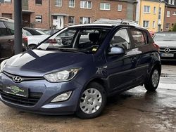 Blau Gebraucht 2013 Hyundai i20 Edition Limousine | 3.990 € (Etwas zu teuer)
