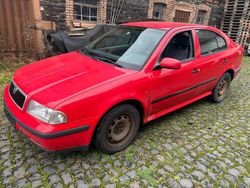 Rot Gebraucht 1998 Skoda Octavia Limousine | 850 € (Superpreis)
