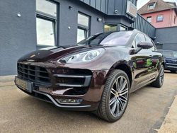 Mahagonimetallic Gebraucht 2015 Porsche Macan Turbo SUV | 41.770 € (Fairer Preis)