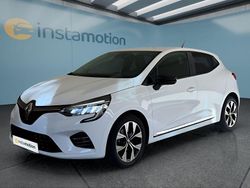 Weiß Gebraucht 2022 Renault Clio V Evolution Kleinwagen | 15.999 € (Etwas zu teuer)