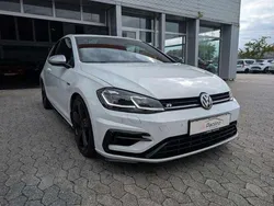 Weiß Gebraucht 2017 VW Golf VII Limousine | 22.490 € (Fairer Preis)