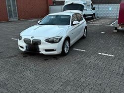 Weiß Gebraucht 2013 BMW 118 Urban Line Kleinwagen | 8.200 € (Fairer Preis)