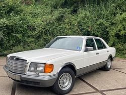 Weiß Gebraucht 1984 Mercedes 500 SE Limousine | 13.950 €