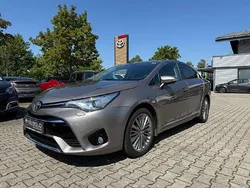 Avantgarde bronze metallic Gebraucht 2015 Toyota Avensis Basis Limousine | 18.490 € (Teuer)