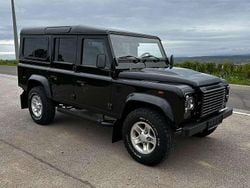 Santorini black Gebraucht 2009 Land Rover Defender S SUV | 37.500 €