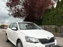 Weiß Gebraucht 2018 Skoda Fabia Active Limousine | 6.450 € (Guter Preis)