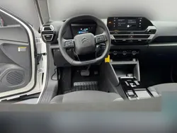 Weiß Gebraucht 2023 Citroën e-C4 Feel Limousine | 24.550 € (Teuer)