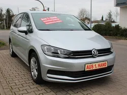 Silber Gebraucht 2017 VW Touran Trendline Van / Kleinbus | 15.490 € (Fairer Preis)