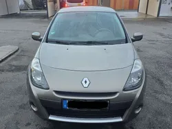 Braun Gebraucht 2009 Renault Clio II Dynamique Limousine | 4.400 € (Fairer Preis)