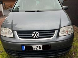Grau Gebraucht 2003 VW Touran Basis Van / Kleinbus | 2.300 € (Fairer Preis)