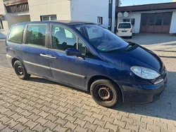 Blau Gebraucht 2004 Peugeot 807 Tendance Van / Kleinbus | 790 € (Superpreis)