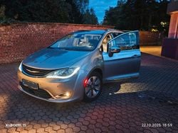 Silber Gebraucht 2018 Chrysler Pacifica Van / Kleinbus | 28.299 €