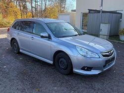 Silber Gebraucht 2012 Subaru Legacy Trend Kombi | 2.790 €