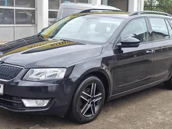 Schwarz Gebraucht 2016 Skoda Octavia Kombi | 9.650 € (Guter Preis)