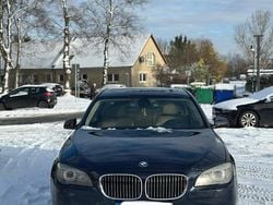 Blau Gebraucht 2010 BMW 740 Limousine | 10.000 € (Superpreis)