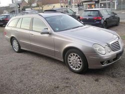Cubanitsilber metallic Gebraucht 2007 Mercedes E280 Kombi | 3.950 €