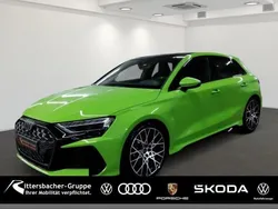 Grün (kyalamigrün) Neu 2025 Audi RS3 Sportback Premium Kleinwagen | 73.901 € (Etwas zu teuer)