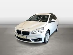 Alpinweiss Gebraucht 2015 BMW 218 Active Tourer Van / Kleinbus | 10.419 € (Fairer Preis)