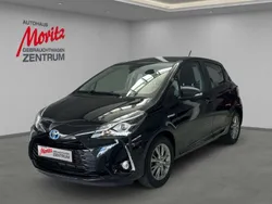 Schwarz Gebraucht 2017 Toyota Yaris Hybrid Comfort Kleinwagen | 15.490 € (Etwas zu teuer)
