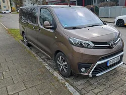 Braun Gebraucht 2018 Toyota Proace Executive Van | 35.400 € (Etwas zu teuer)