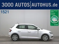 Weiss Gebraucht 2021 Skoda Fabia Ambition Limousine | 10.480 € (Guter Preis)