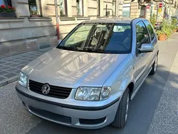 Grau Gebraucht 2001 VW Polo Kleinwagen | 750 € (Guter Preis)