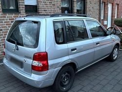 Grau Gebraucht 2001 Mazda Demio Kleinwagen | 1.599 €