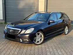 Blau Gebraucht 2010 Mercedes E500 AMG Kombi | 10.500 € (Fairer Preis)