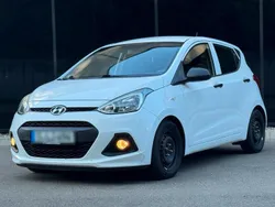 Weiß Gebraucht 2015 Hyundai i10 Kleinwagen | 3.280 €