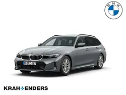 Black sapphire metallic Gebraucht 2025 BMW 320 Performance Kombi | 56.990 €