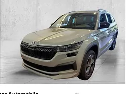 Grau Gebraucht 2024 Skoda Kodiaq SportLine SUV | 39.990 € (Fairer Preis)