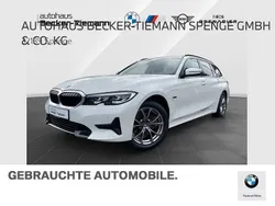 Alpinweiß uni Gebraucht 2022 BMW 320e M Sport Kombi | 26.709 € (Guter Preis)