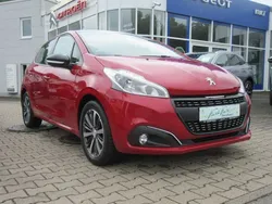 Rot Gebraucht 2017 Peugeot 208 Active Kleinwagen | 7.990 € (Fairer Preis)
