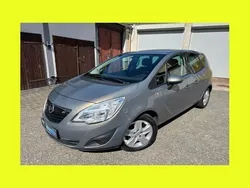 Braun Gebraucht 2011 Opel Meriva Design Edition Van / Kleinbus | 6.899 € (Etwas zu teuer)