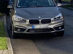 Grau Gebraucht 2017 BMW 218 Active Tourer Van / Kleinbus | 16.500 € (Fairer Preis)