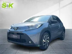 Celestite grey metallic / nigh Neu 2025 Toyota Aygo Kleinwagen | 18.790 €