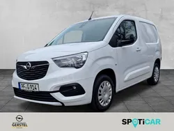 Weiß Gebraucht 2024 Opel Combo Van / Kleinbus | 22.840 € (Etwas zu teuer)