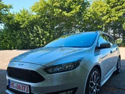 Silber Gebraucht 2017 Ford Focus ST-Line Limousine | 10.999 € (Etwas zu teuer)