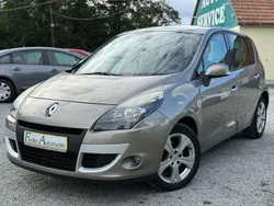 Braun Gebraucht 2011 Renault Scénic III Luxe Van / Kleinbus | 5.490 € (Fairer Preis)