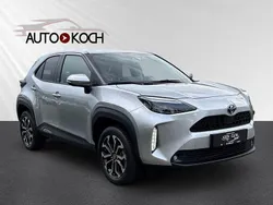 Silber Gebraucht 2024 Toyota Yaris Cross Team SUV | 25.990 € (Etwas zu teuer)