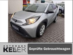 Shimmering silber metallic Gebraucht 2022 Toyota Aygo X SUV | 12.750 € (Guter Preis)