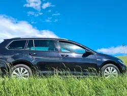 Schwarz Gebraucht 2018 VW Golf VII Trendline Kombi | 14.500 €