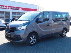 Grau Gebraucht 2015 Renault Trafic Authentique Van | 12.999 € (Guter Preis)